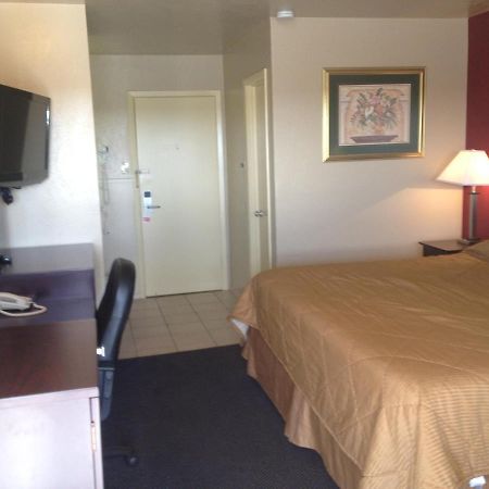 Colonial Inn Monahans Tx Εξωτερικό φωτογραφία
