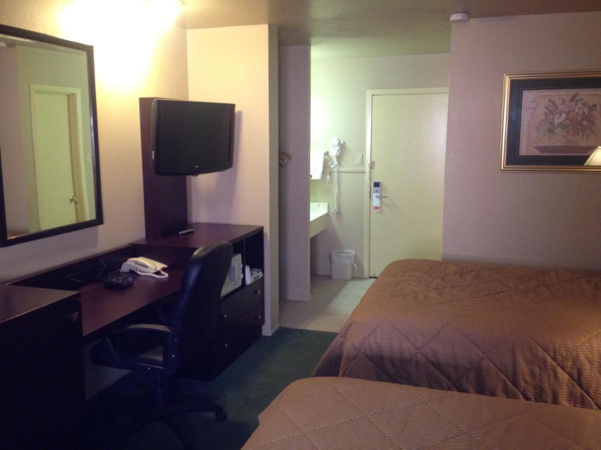 Colonial Inn Monahans Tx Εξωτερικό φωτογραφία